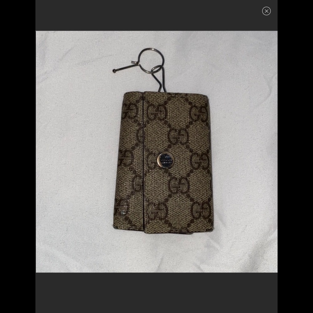 AUTHENTIC GUCCI LEATHER KEYCHAIN